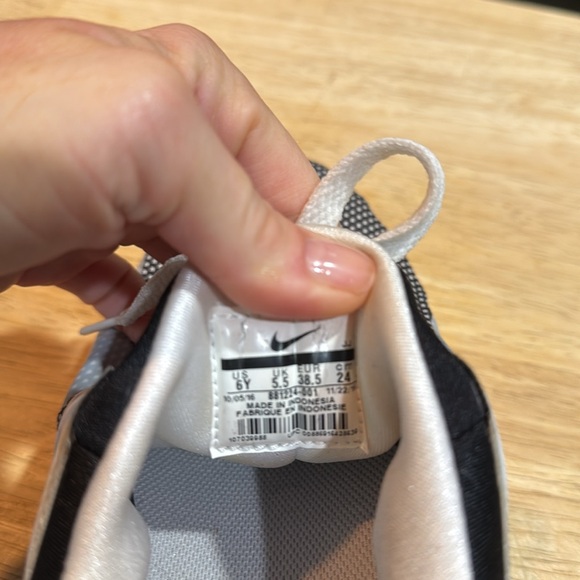 Nike Air Max Zero Essential Big Kids Sneaker 
Size 6Y - Picture 5 of 7